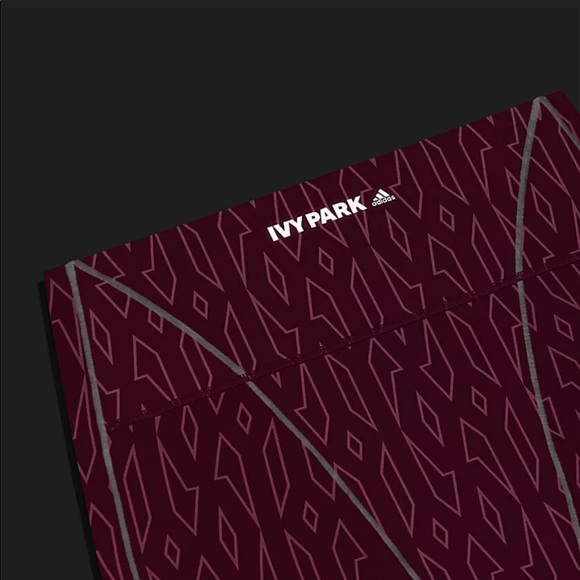 SoLD —- Ivy Park Pink Monogram leggings - Picture 4 of 4